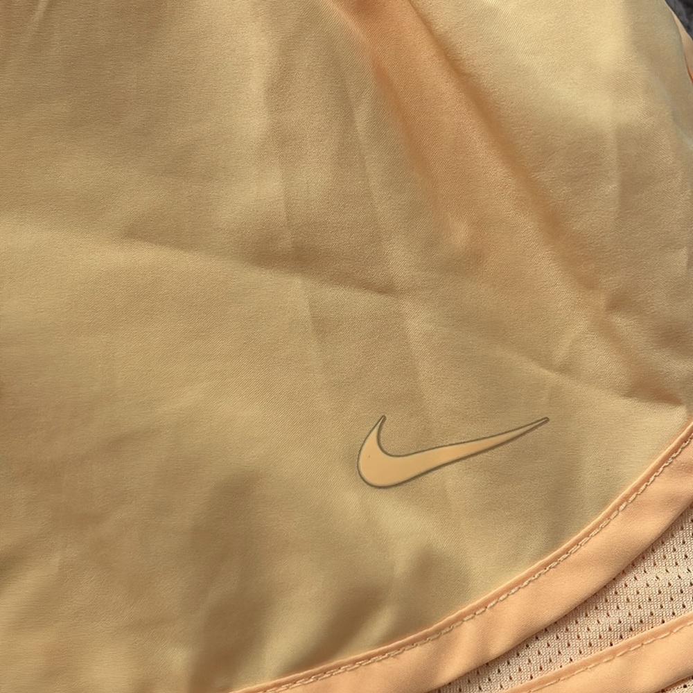 NIKE RUNNING SHORTS! - Picture 3 of 3